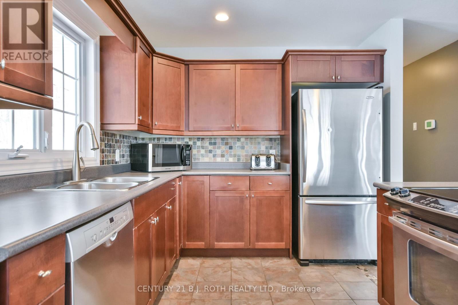 4927 25 Side Road, Essa, Ontario  L4M 4S4 - Photo 9 - N12714408