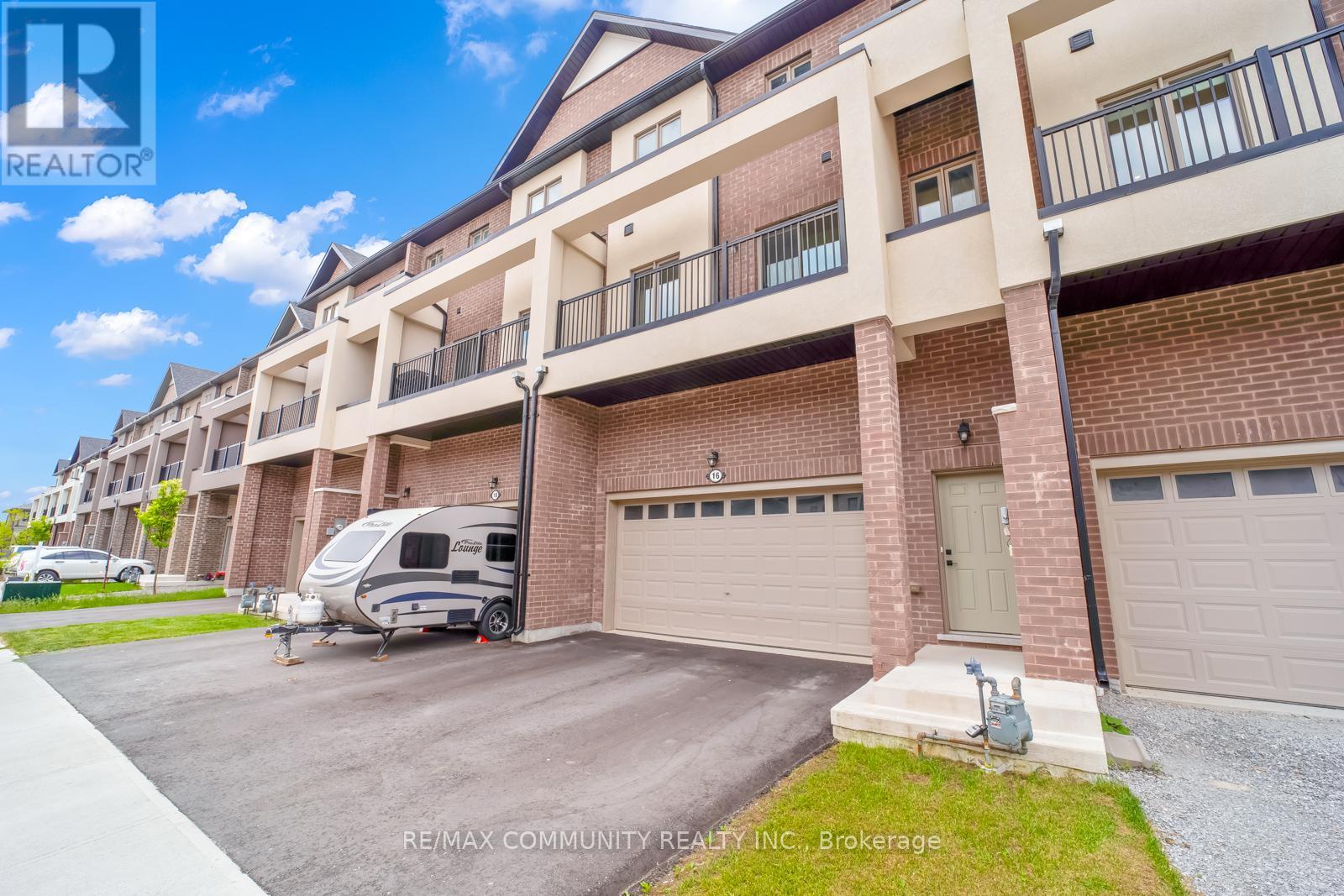 16 Alan Williams Trail, Uxbridge, Ontario  L9P 0R5 - Photo 2 - N12714442