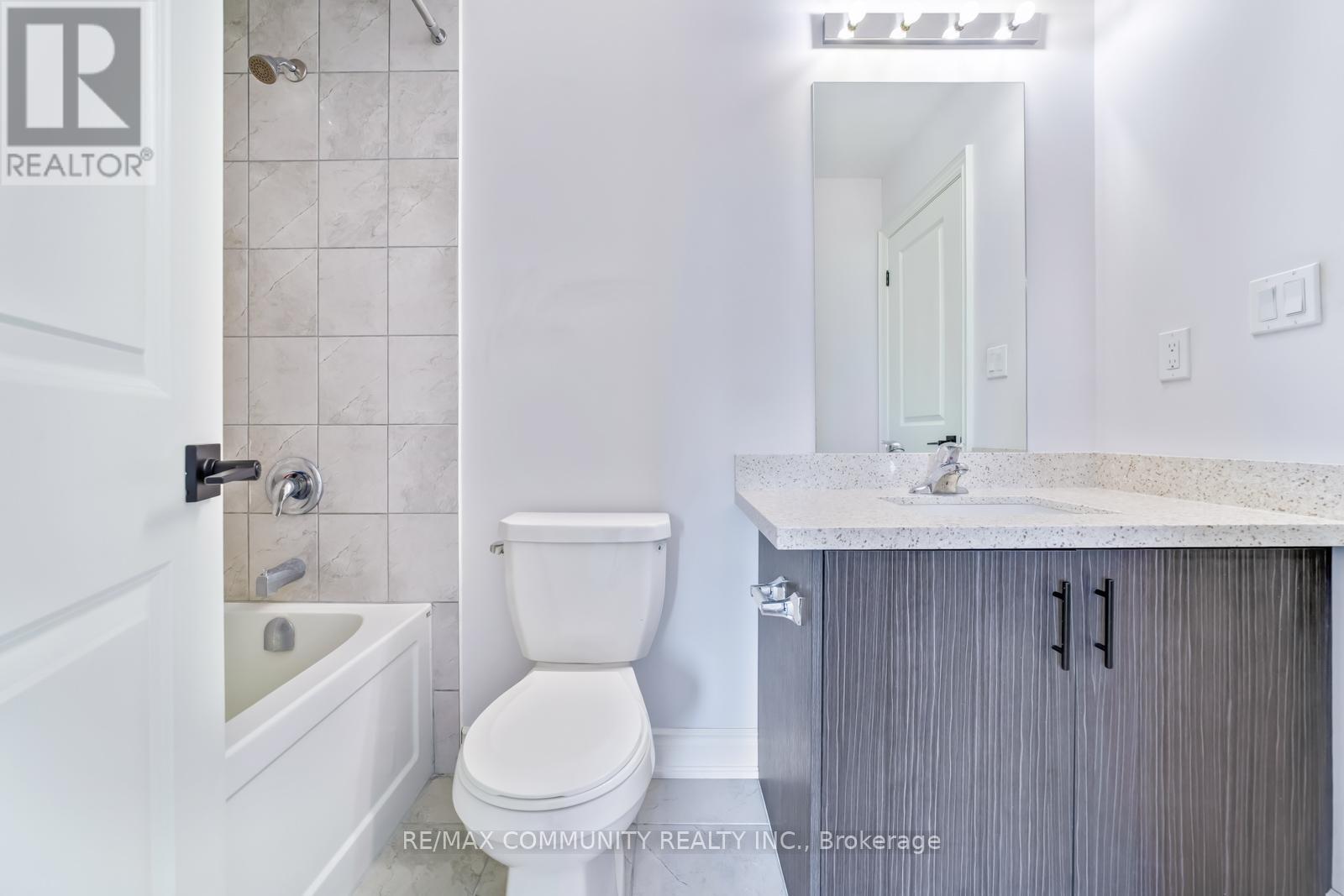 16 Alan Williams Trail, Uxbridge, Ontario  L9P 0R5 - Photo 32 - N12714442