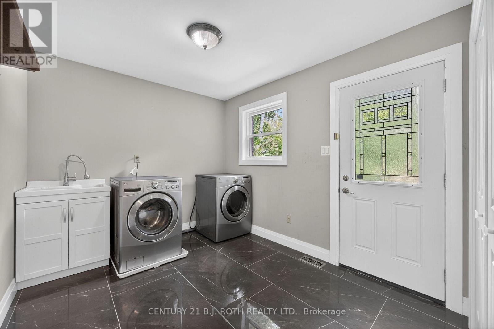 Upper - 7950 8th Line, Essa, Ontario  L0M 1T0 - Photo 18 - N12714446