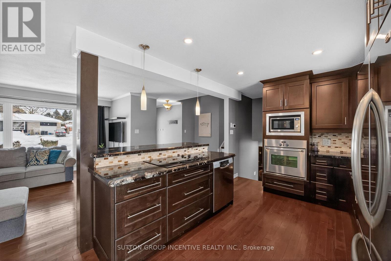 28 Springhome Road, Barrie (Allandale Heights), Ontario  L4N 2W7 - Photo 10 - S12714314