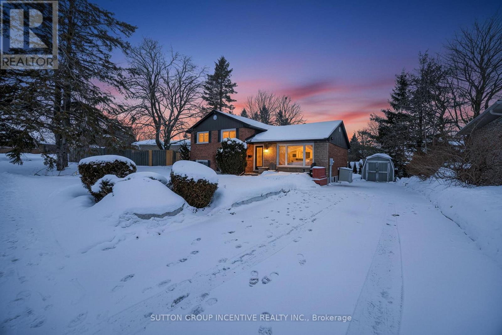 28 Springhome Road, Barrie (Allandale Heights), Ontario  L4N 2W7 - Photo 2 - S12714314