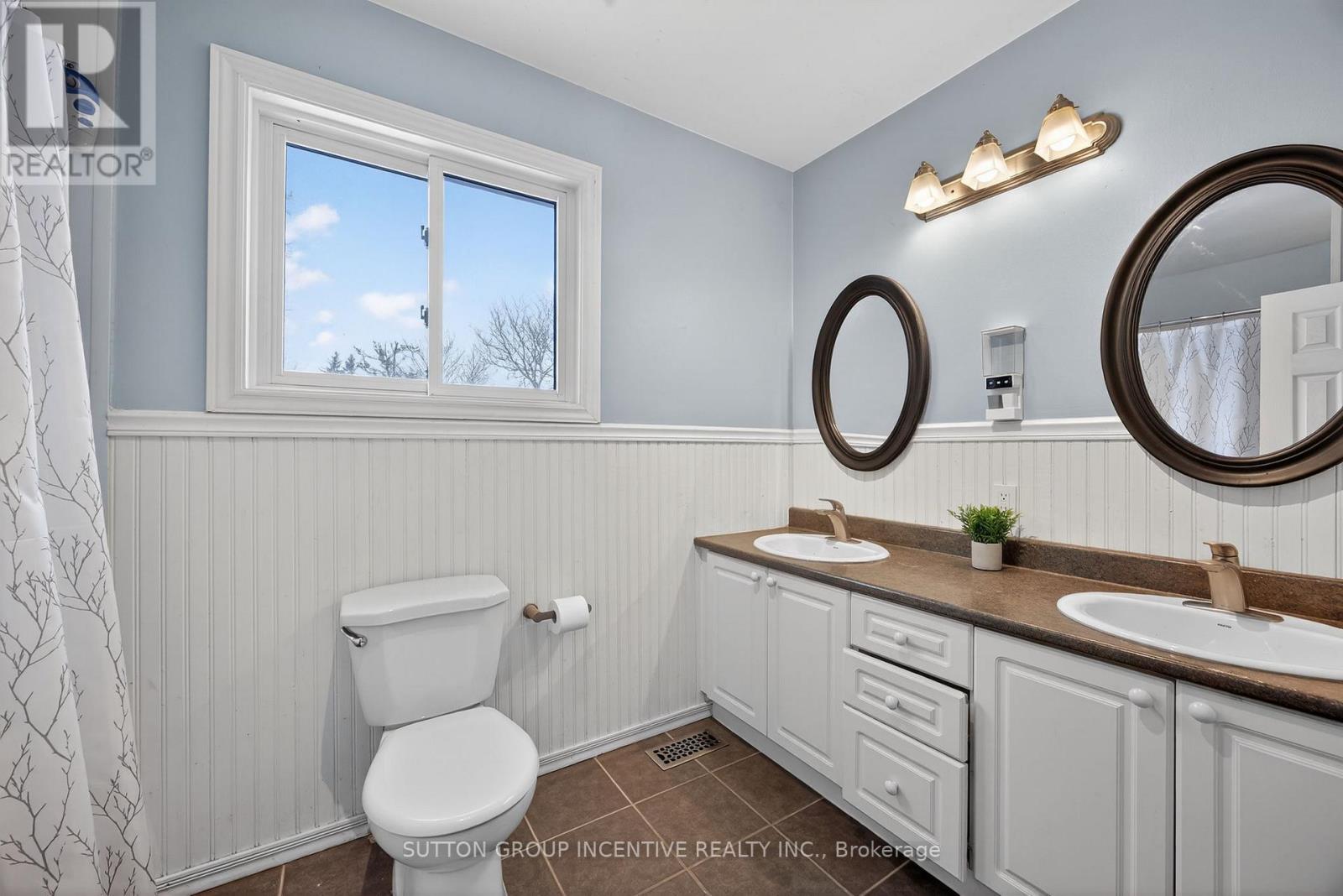 28 Springhome Road, Barrie (Allandale Heights), Ontario  L4N 2W7 - Photo 21 - S12714314