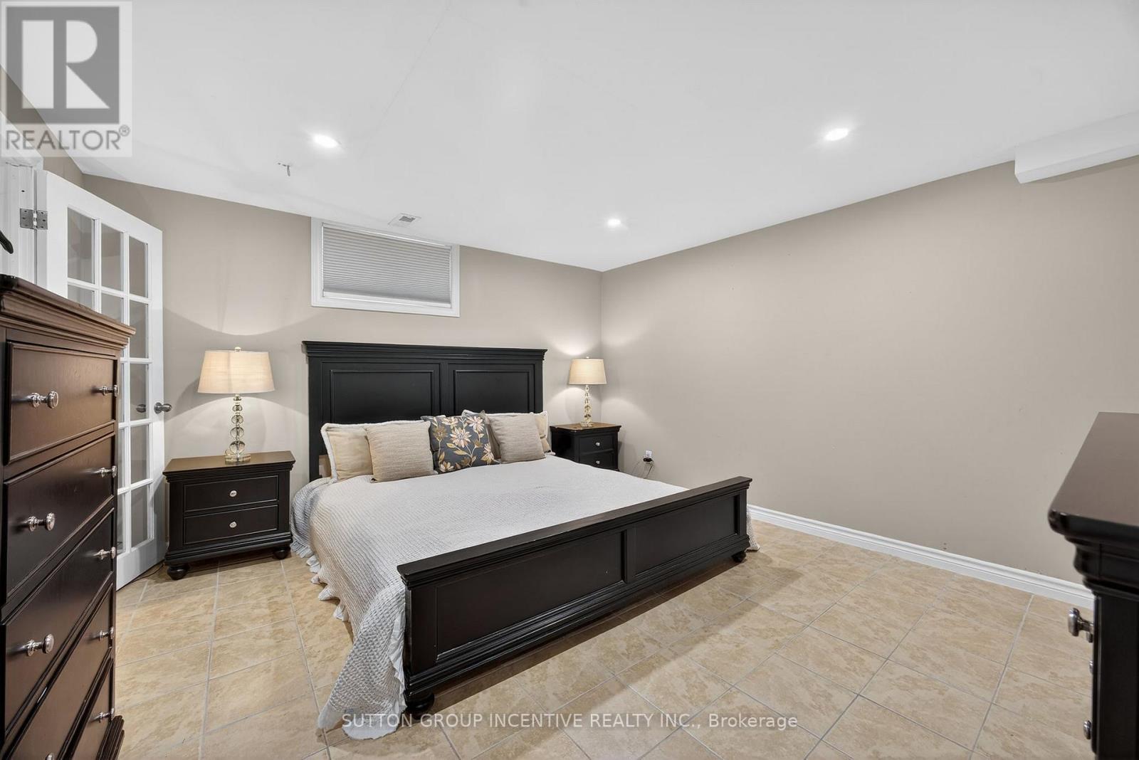 28 Springhome Road, Barrie (Allandale Heights), Ontario  L4N 2W7 - Photo 27 - S12714314