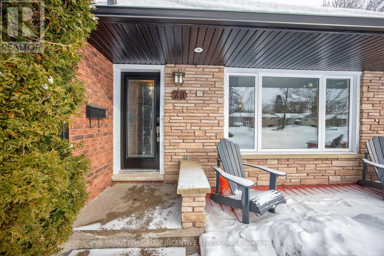 28 Springhome Road, Barrie (Allandale Heights), Ontario  L4N 2W7 - Photo 4 - S12714314