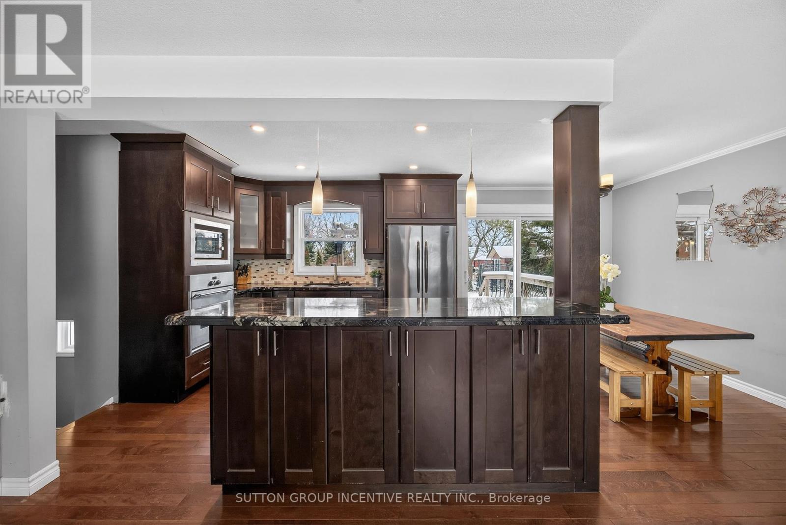 28 Springhome Road, Barrie (Allandale Heights), Ontario  L4N 2W7 - Photo 8 - S12714314