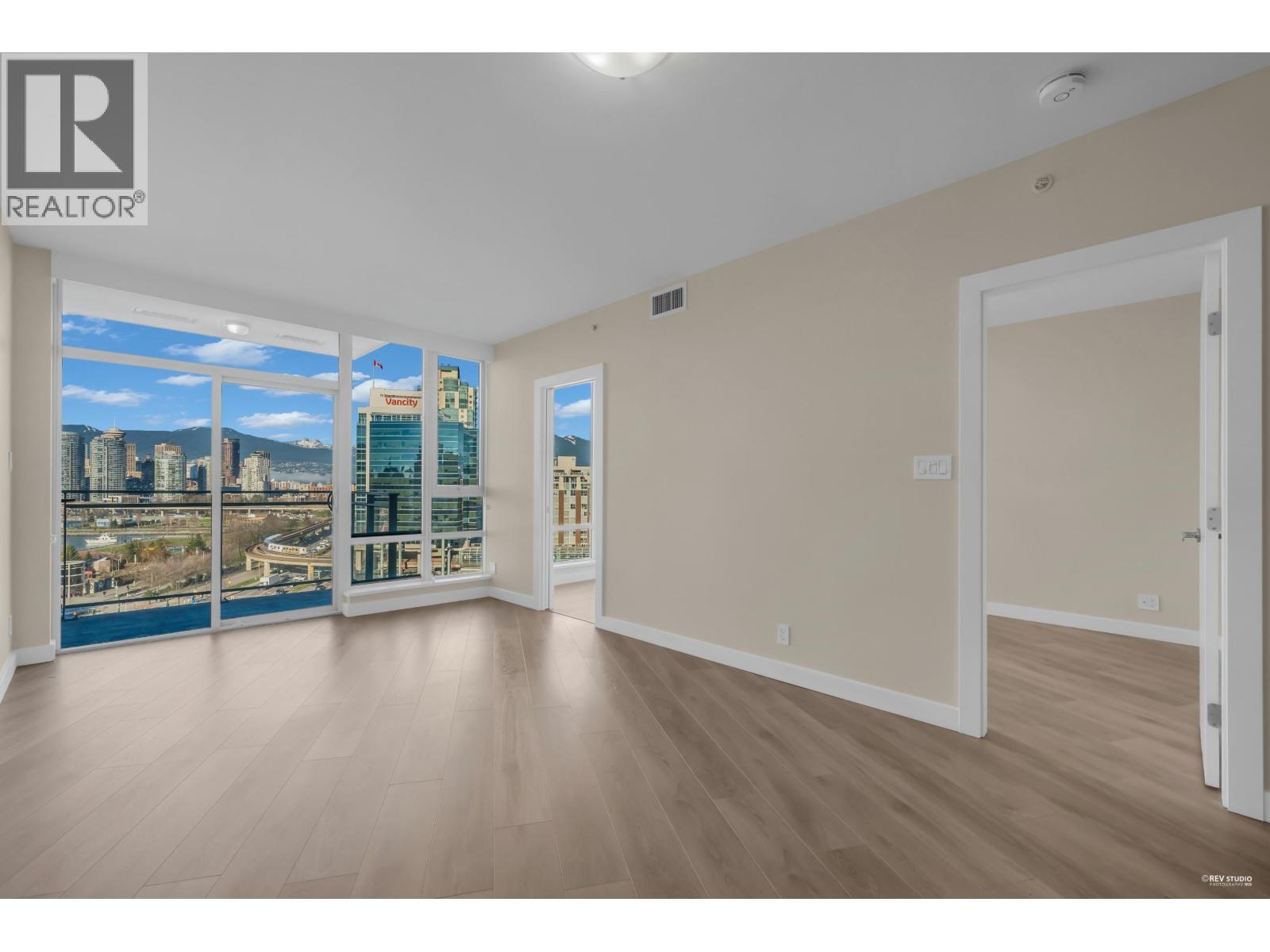 1613 1618 Quebec Street, Vancouver, British Columbia  V6A 0C5 - Photo 2 - R3081269