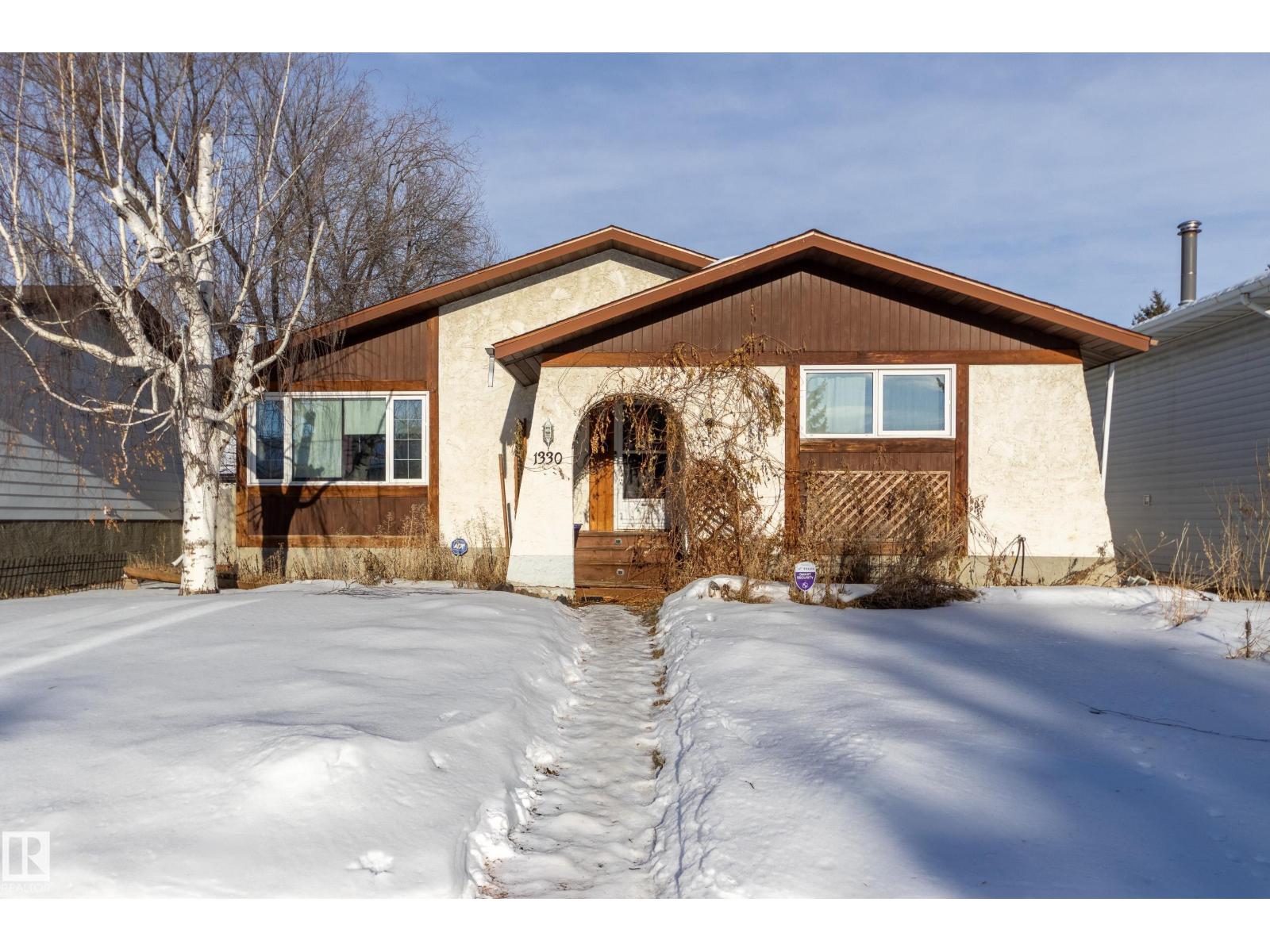 1330 72 ST NW, edmonton, Alberta