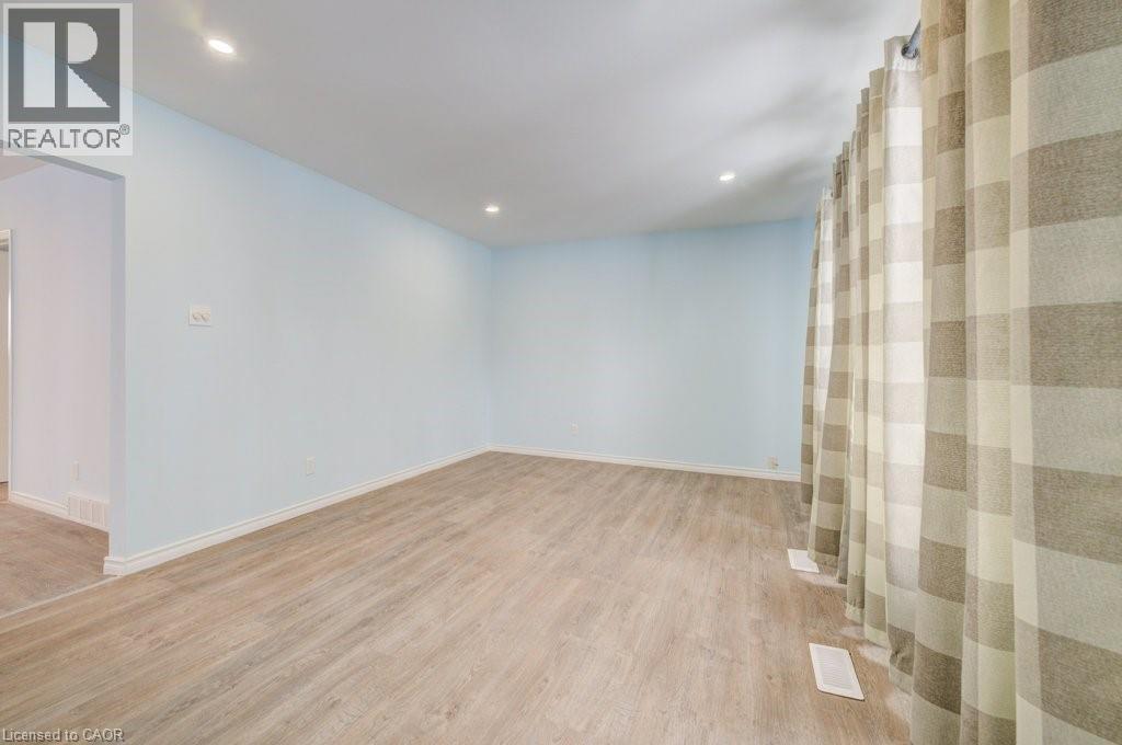 Photo 12 of 42 for 33 Garland Crescent