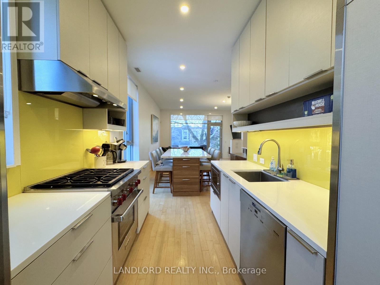 Th1 - 15 Cummings Street, Toronto, Ontario  M4M 1M7 - Photo 8 - E12616166