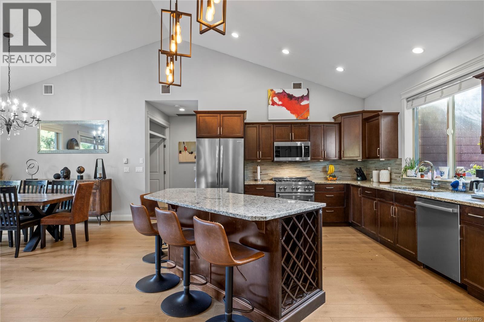 1755 Galvin Pl, Qualicum Beach, British Columbia  V9K 2V3 - Photo 6 - 1023735