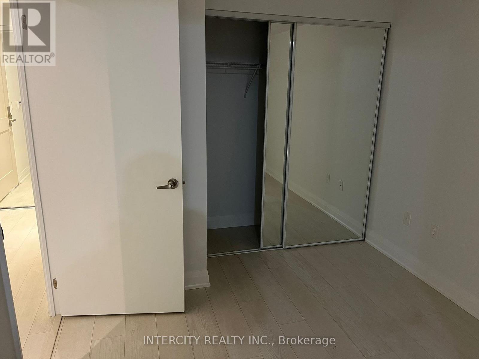 341 - 26 Gibbs Road, Toronto, Ontario  M9B 0E3 - Photo 8 - W12693454