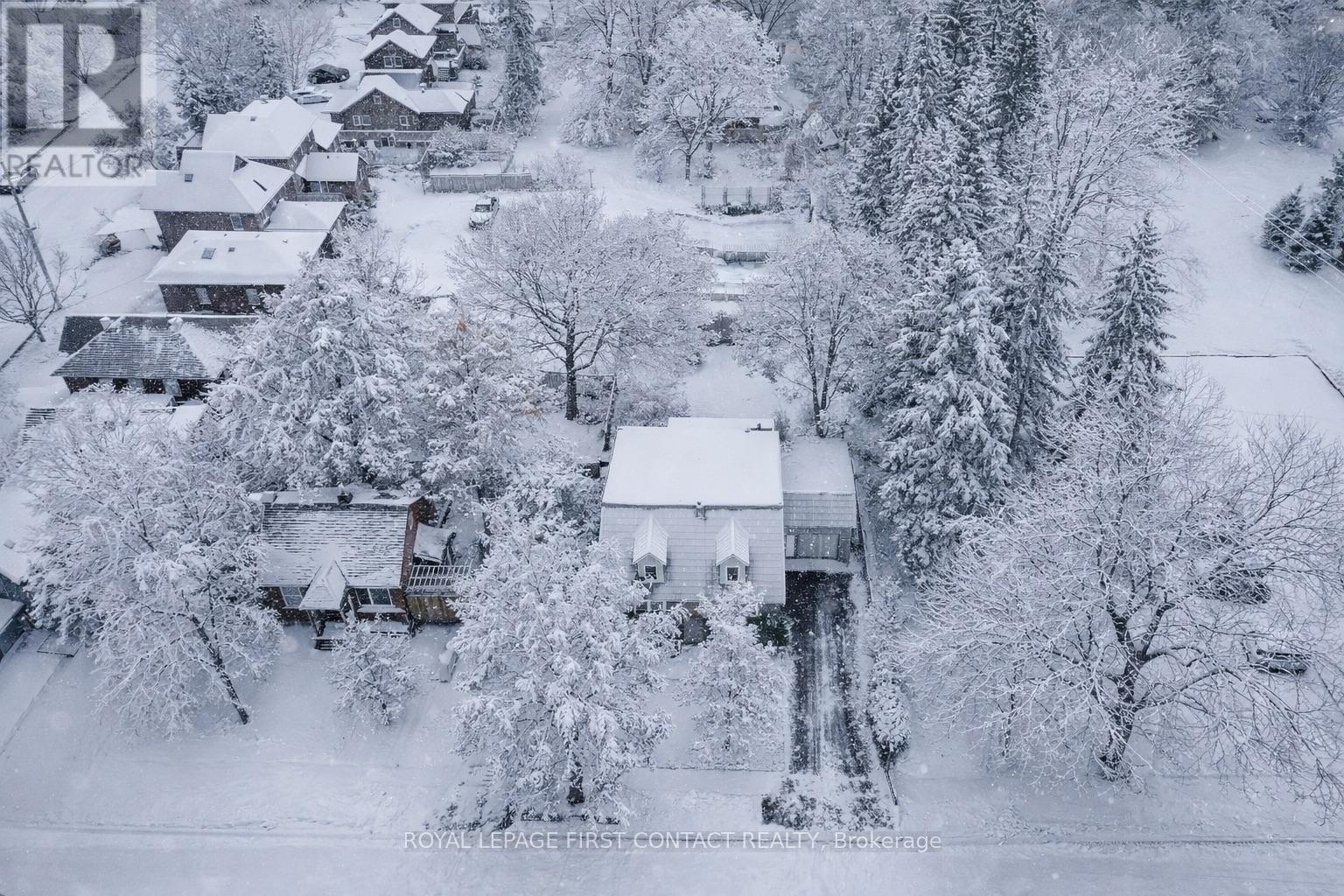 25 Holgate Street, Barrie, Ontario  L4N 2T6 - Photo 3 - S12486413