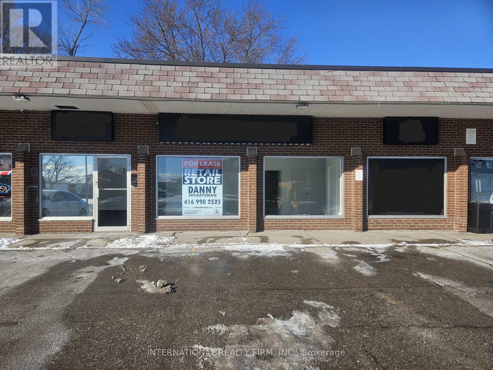 2 - 833 Westlock Road, Mississauga, Ontario  L5C 1K7 - Photo 1 - W12667978