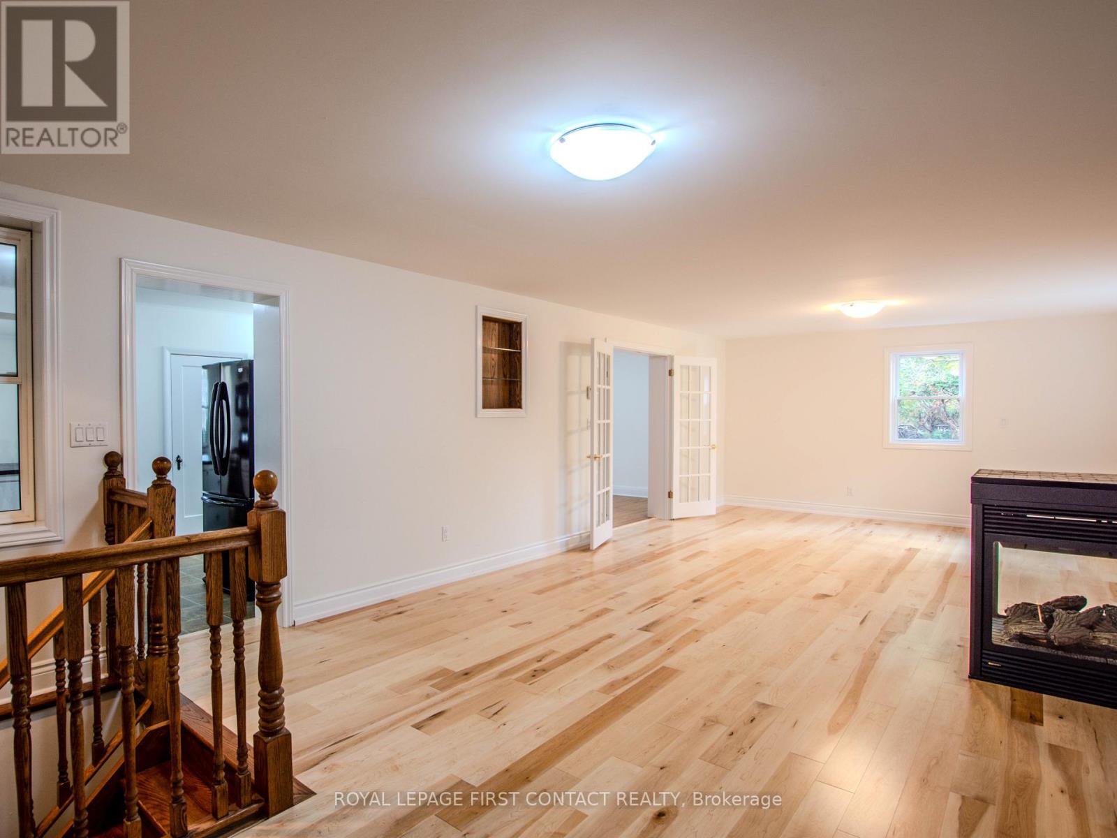 25 Holgate Street, Barrie, Ontario  L4N 2T6 - Photo 15 - S12486413