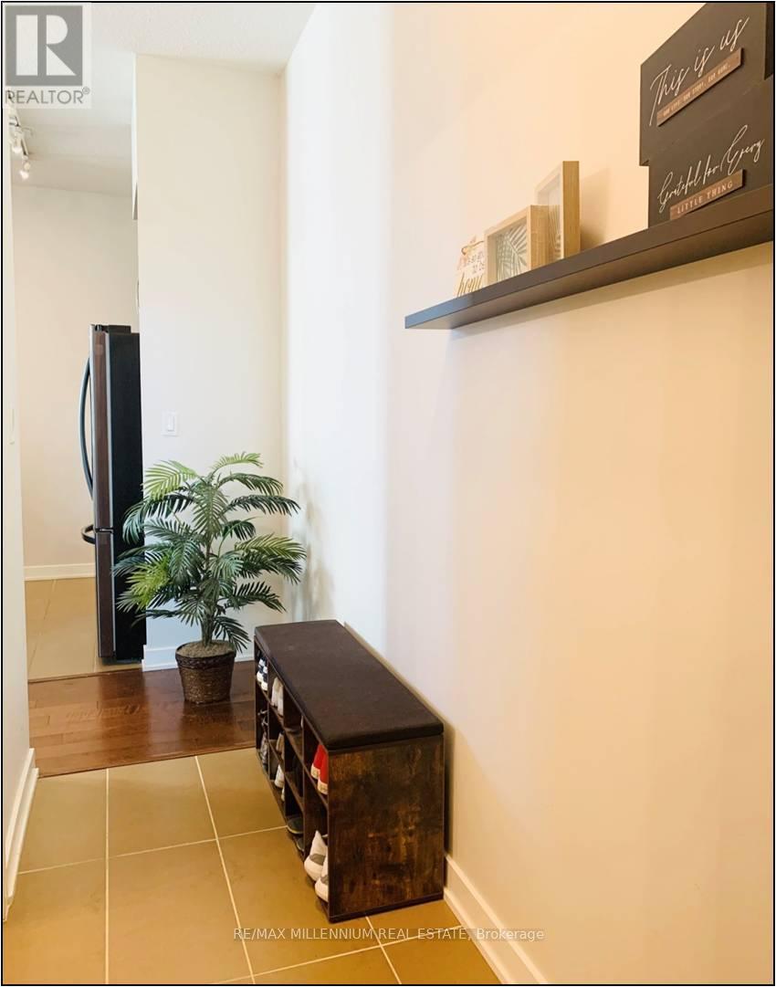 502 - 4070 Confederation Parkway, Mississauga, Ontario  L5B 0E9 - Photo 4 - W12714374