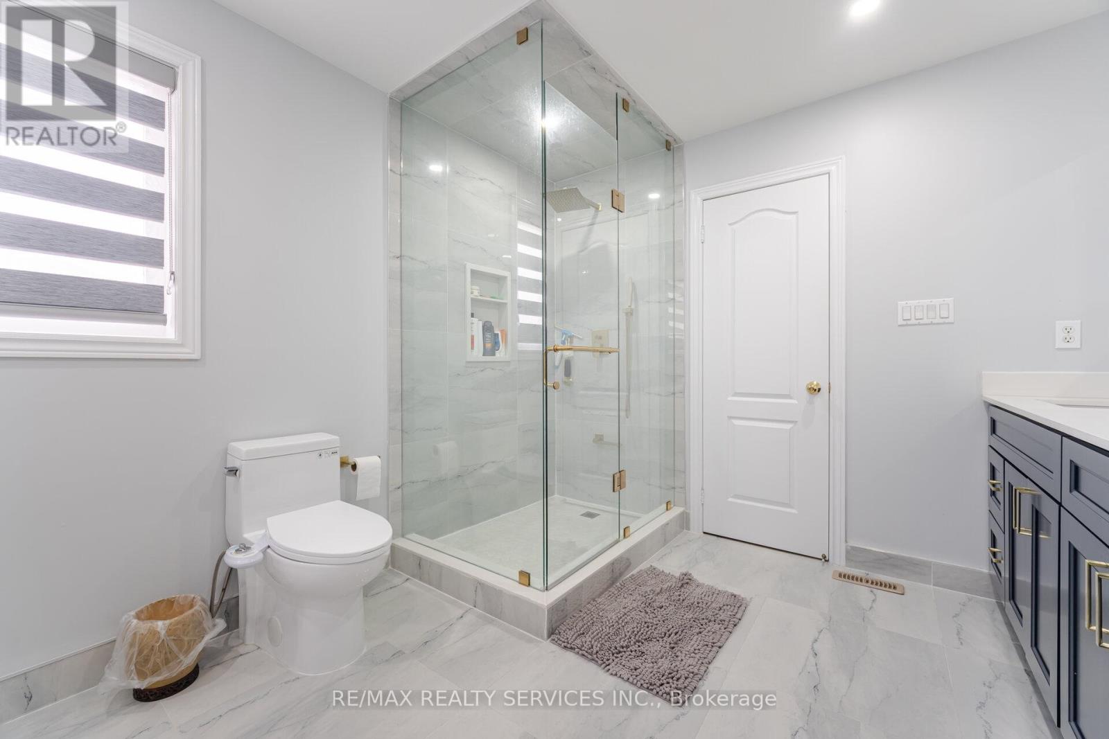 4 Runnymede Crescent, Brampton, Ontario  L6R 0L3 - Photo 25 - W12714416