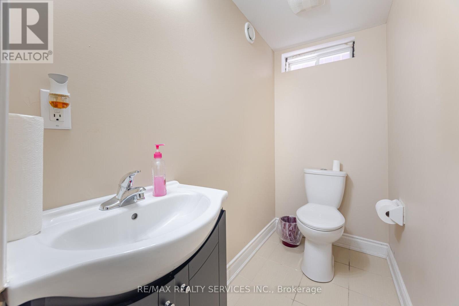4 Runnymede Crescent, Brampton, Ontario  L6R 0L3 - Photo 46 - W12714416