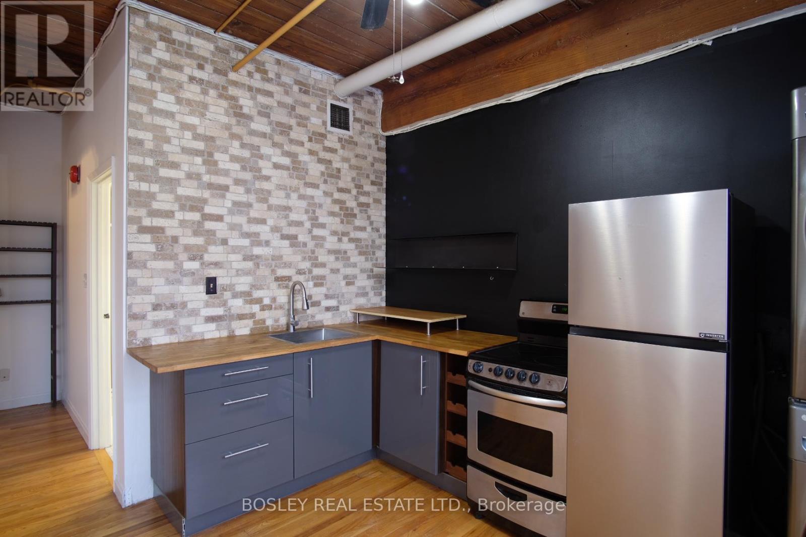 211 - 24 Noble Street, Toronto, Ontario  M6K 2C8 - Photo 4 - W12714486