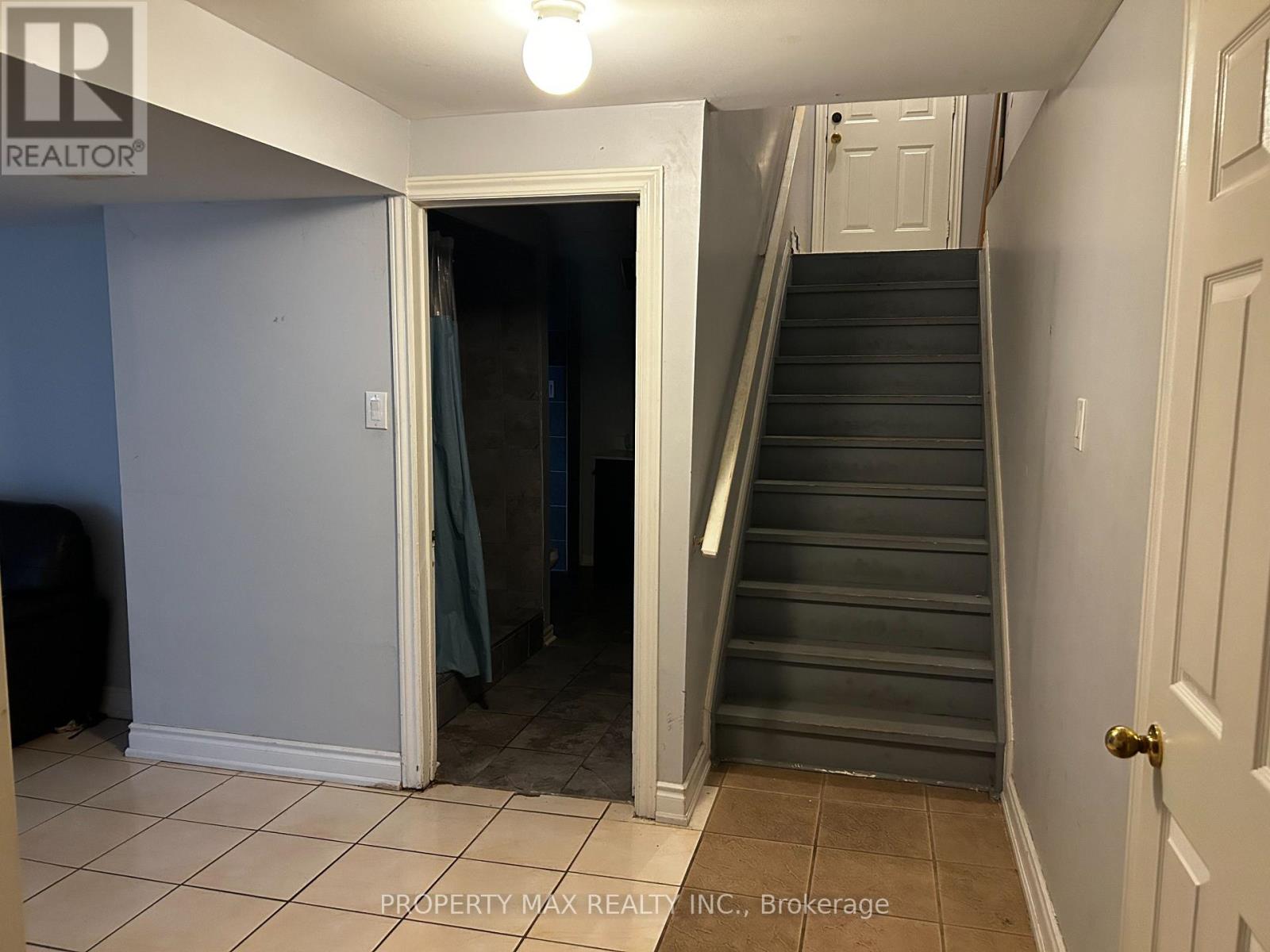 30 Sedgegrass Way, Brampton, Ontario  L6R 3C9 - Photo 3 - W12714498