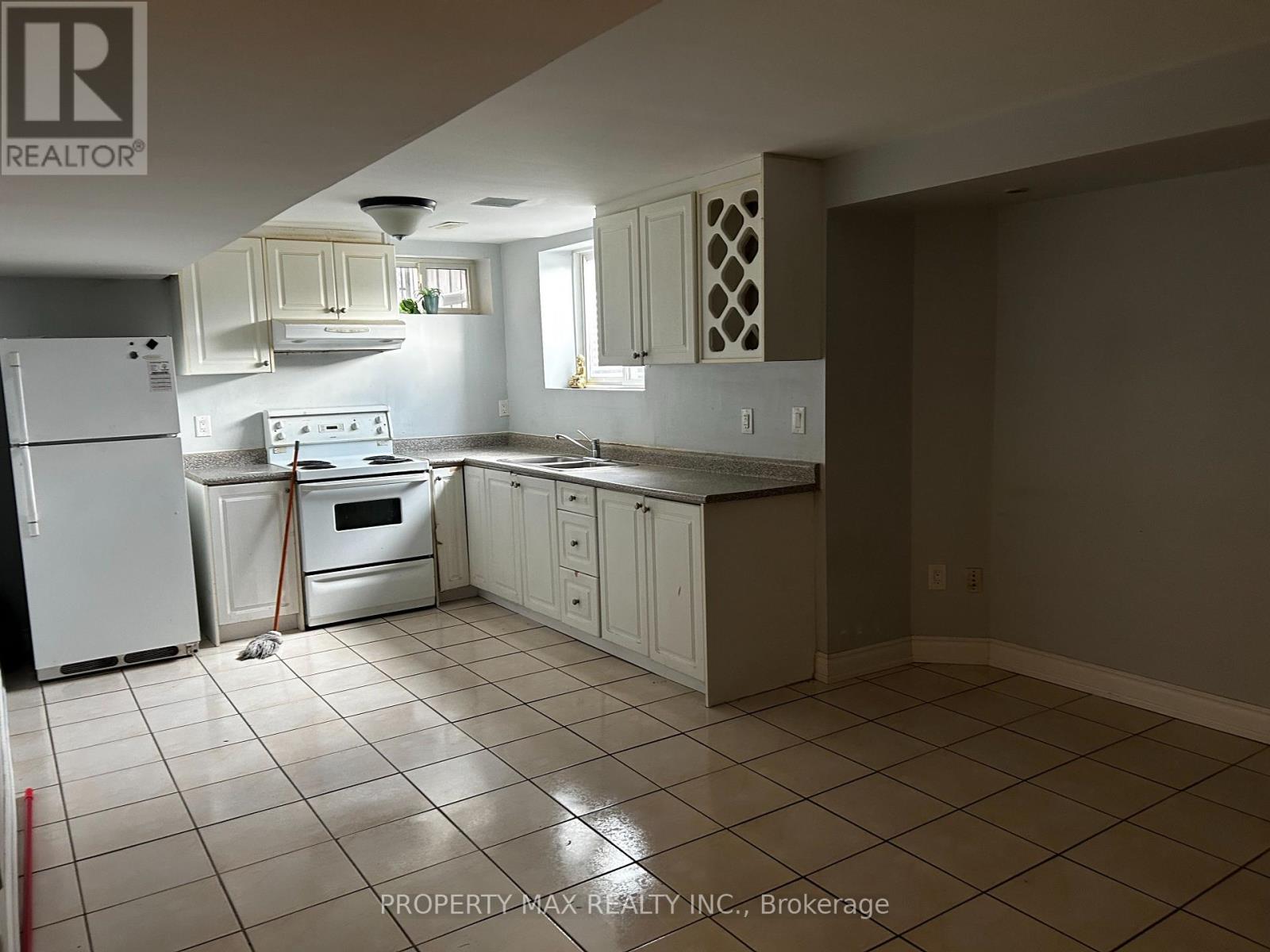 30 Sedgegrass Way, Brampton, Ontario  L6R 3C9 - Photo 4 - W12714498