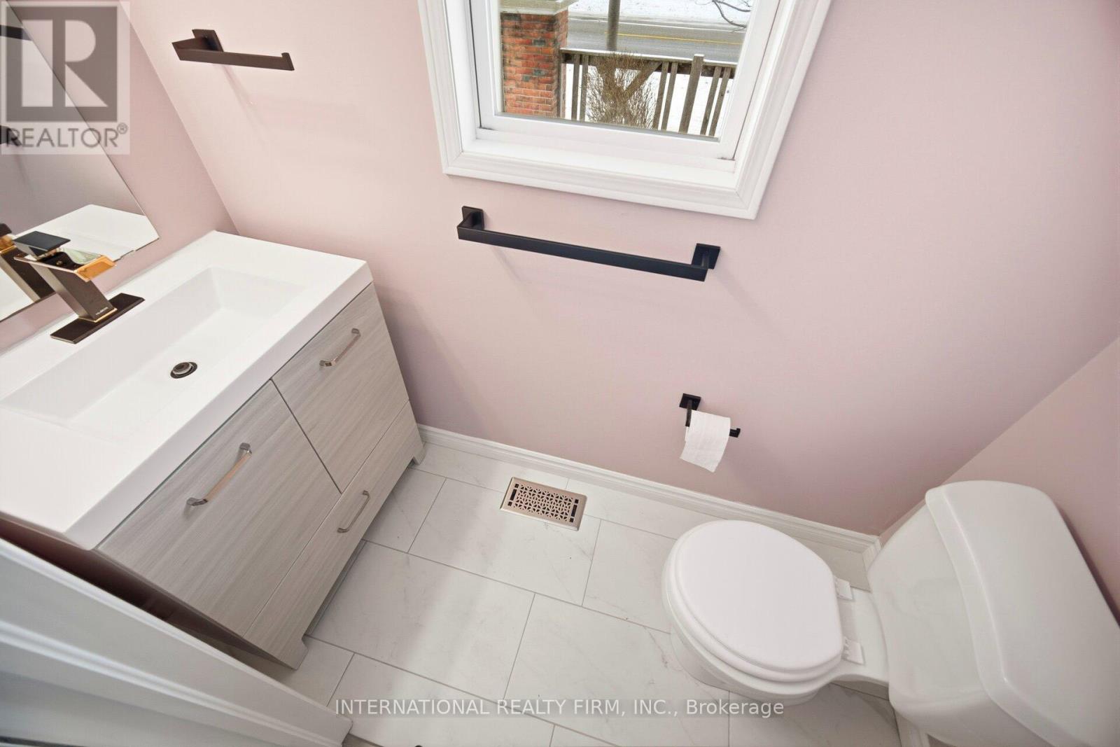 116 Brookfield Crescent, Kitchener, Ontario  N2E 0A7 - Photo 7 - X12714364