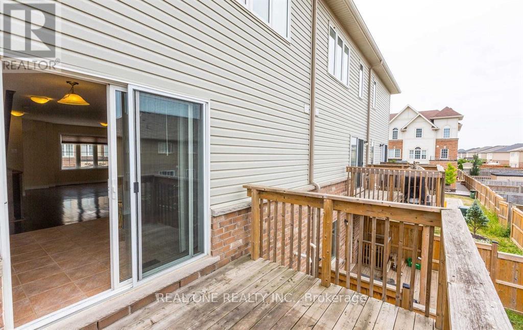 16 Dorchester Terrace, Hamilton, Ontario  L8J 0G4 - Photo 7 - X12714412