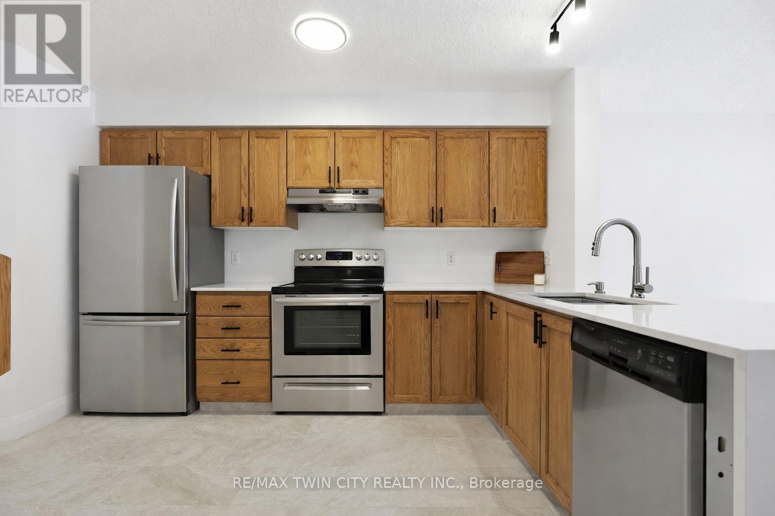 50 Dahlia Street, Kitchener, Ontario  N2E 4B1 - Photo 10 - X12714482