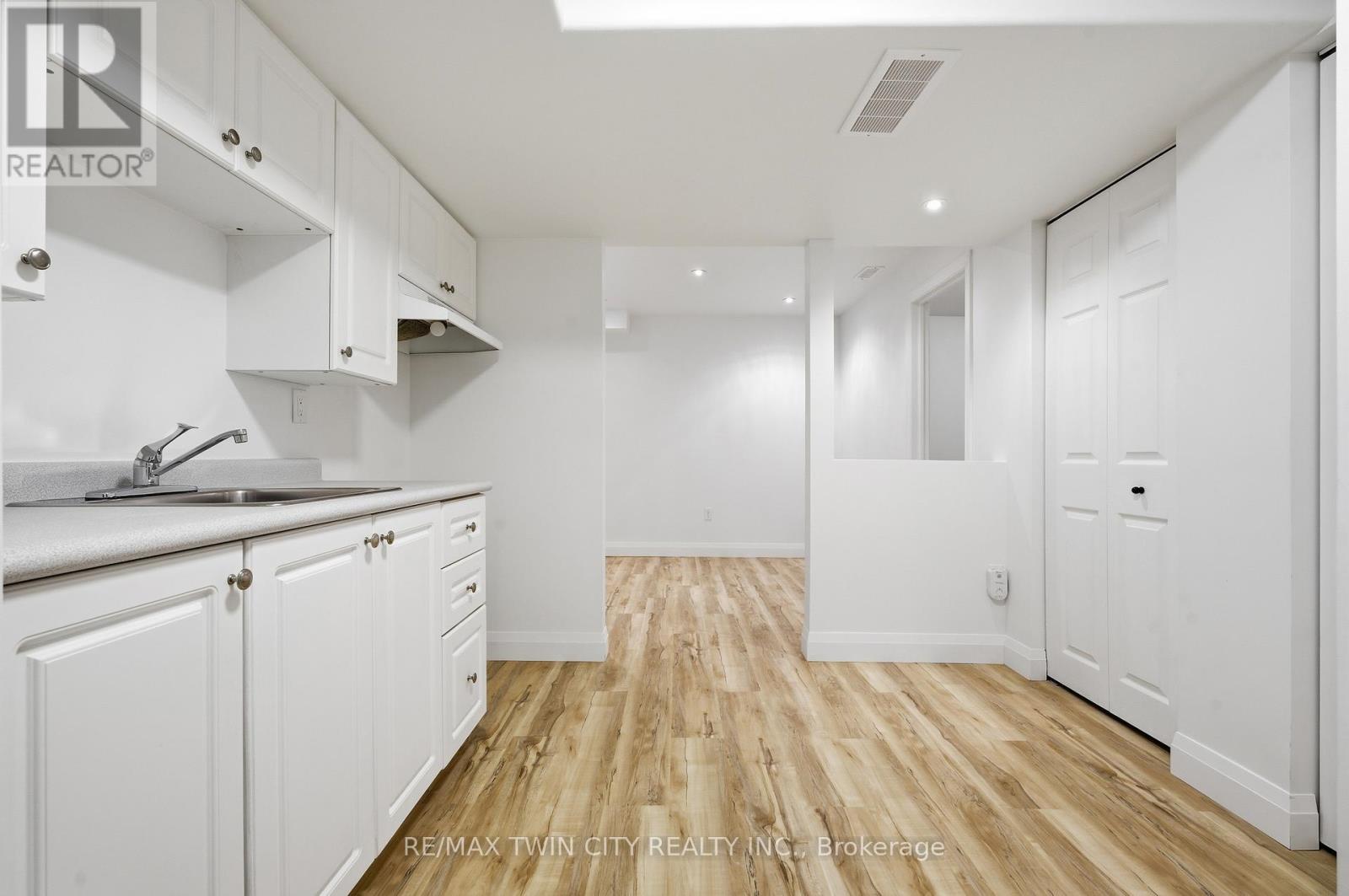 50 Dahlia Street, Kitchener, Ontario  N2E 4B1 - Photo 33 - X12714482