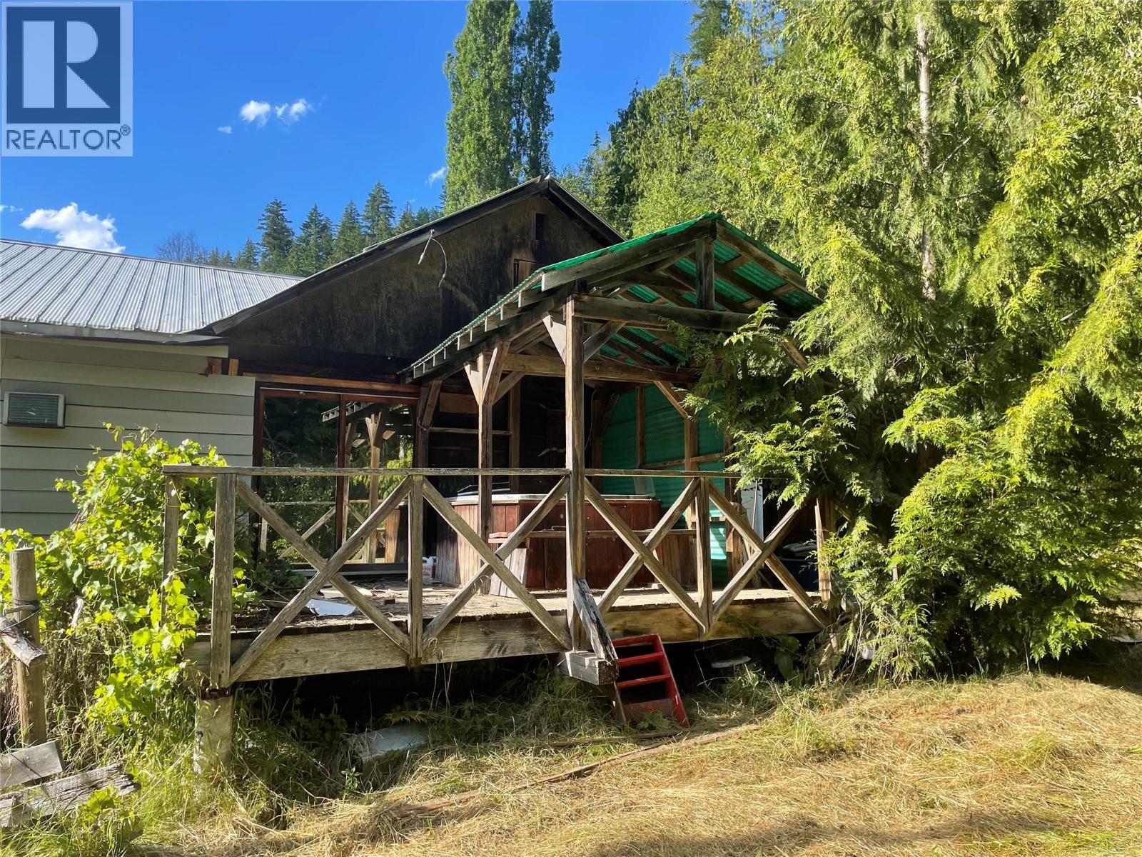 4577 6 Highway, Burton, British Columbia  V0G 1E0 - Photo 2 - 10373366