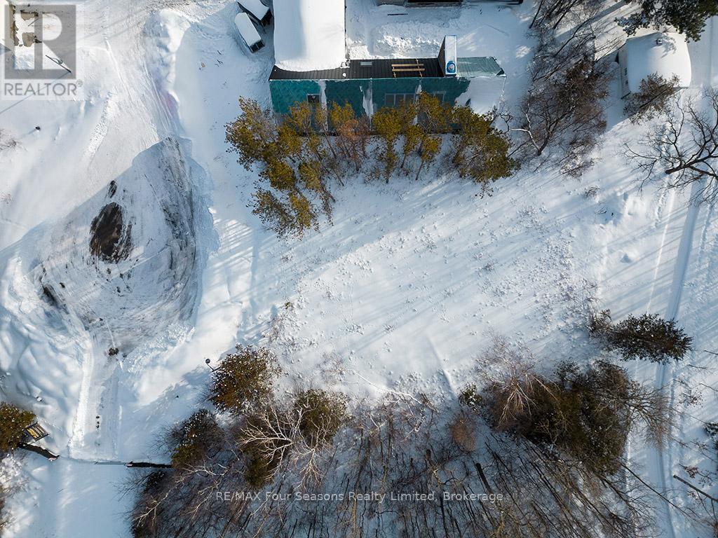 106 Deer Lane, Blue Mountains, Ontario  N0H 1J0 - Photo 8 - X12714510