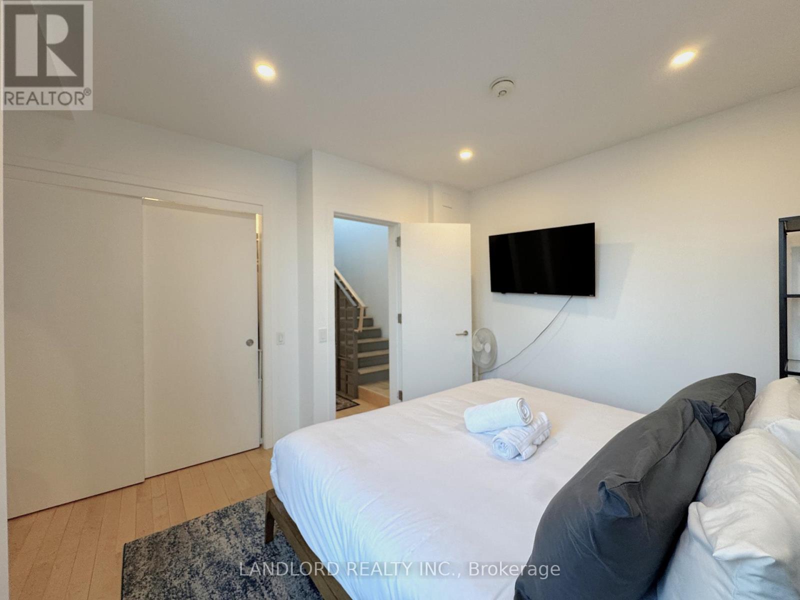 Th1 - 15 Cummings Street, Toronto, Ontario  M4M 1M7 - Photo 17 - E12616166