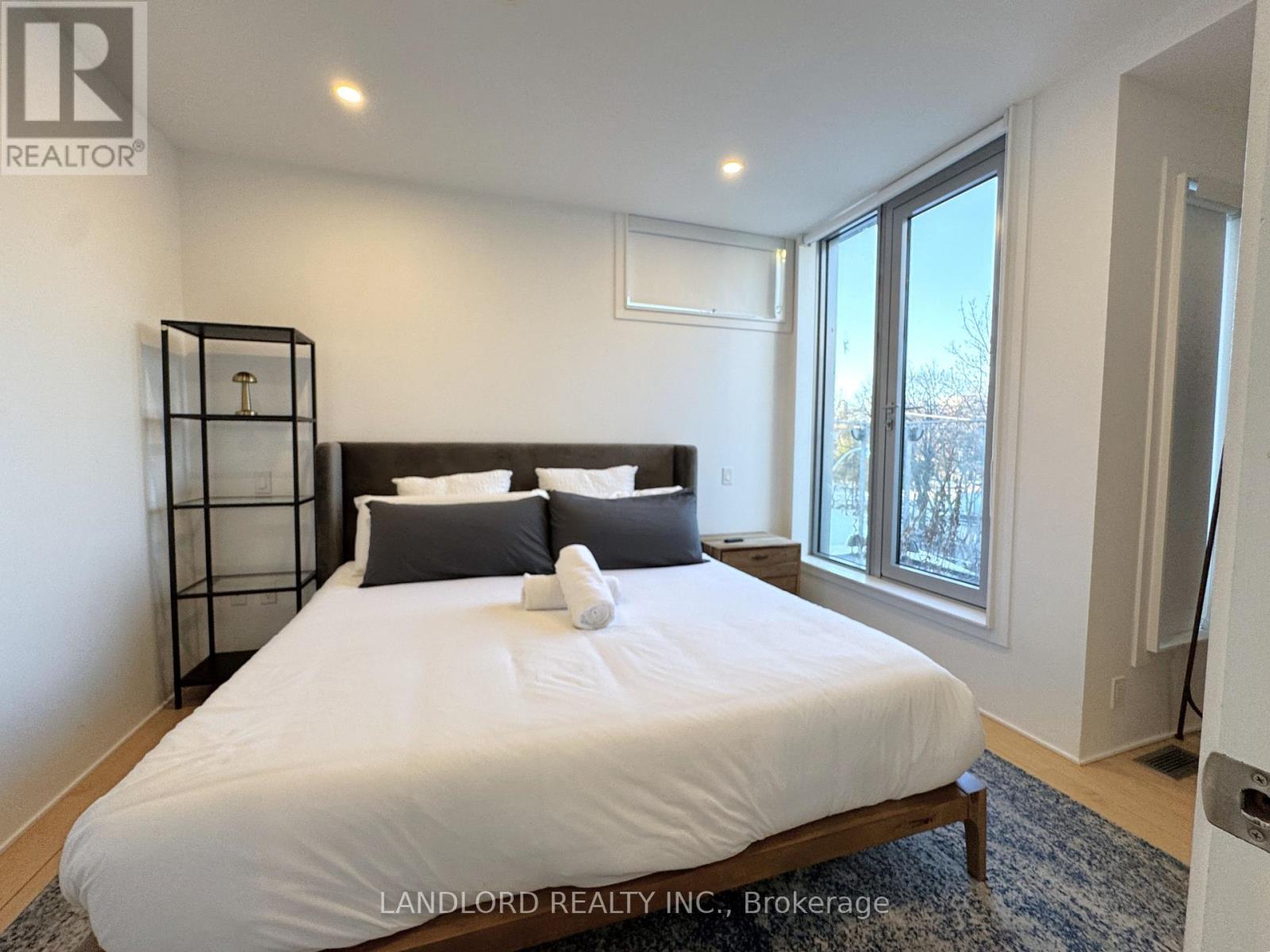 Th1 - 15 Cummings Street, Toronto, Ontario  M4M 1M7 - Photo 16 - E12616166