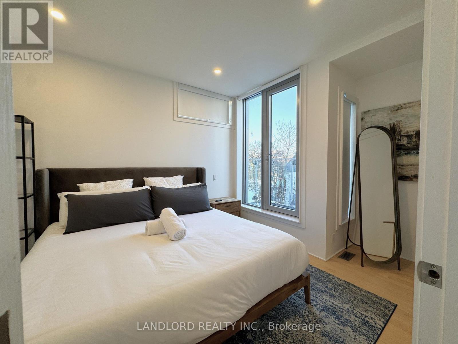 Th1 - 15 Cummings Street, Toronto, Ontario  M4M 1M7 - Photo 19 - E12616166