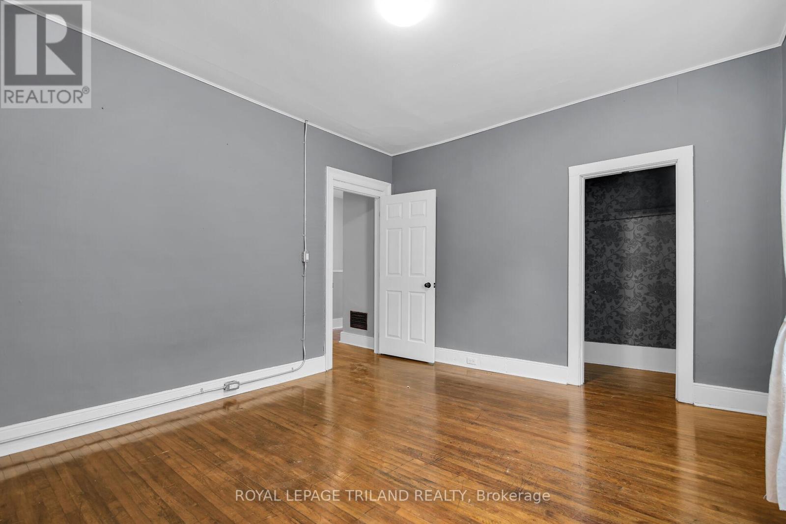 2 - 122 Centre Street, St. Thomas, Ontario  N5R 2Z9 - Photo 2 - X12714590