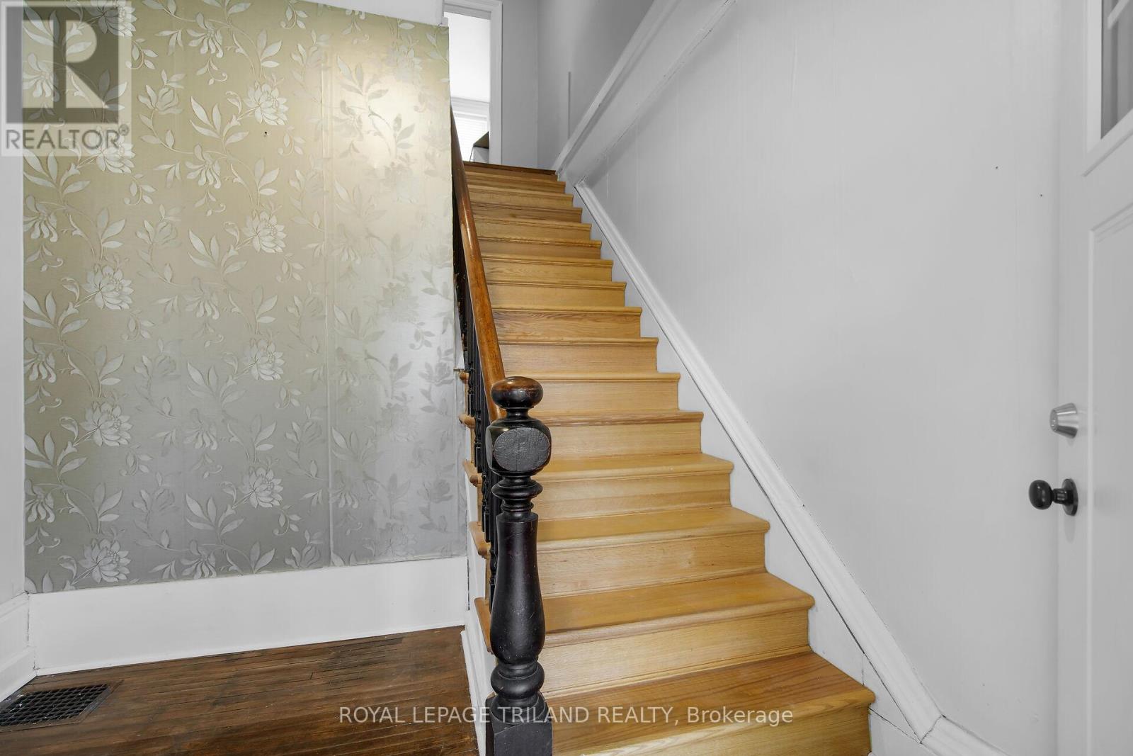 2 - 122 Centre Street, St. Thomas, Ontario  N5R 2Z9 - Photo 7 - X12714590