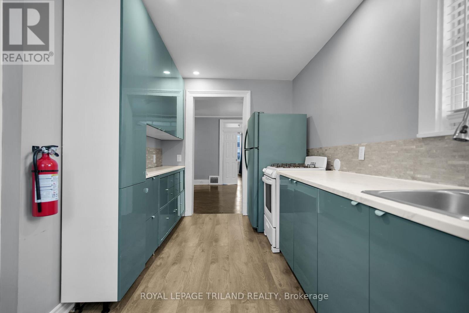 1 - 122 Centre Street, St. Thomas, Ontario  N5R 2Z9 - Photo 3 - X12714592