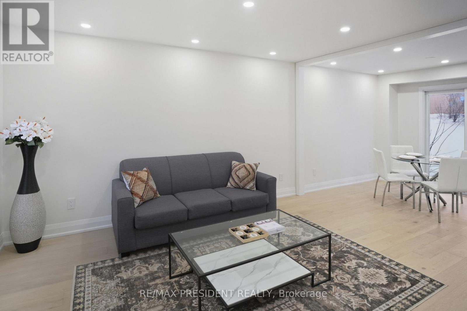 8 Northgate Boulevard, Brampton, Ontario  L6S 4A6 - Photo 4 - W12707132