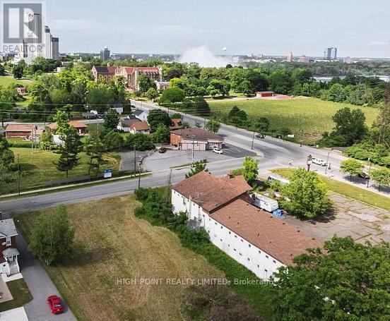 5544 Mcleod Road, Niagara Falls, Ontario  L2G 2E3 - Photo 3 - X12686288