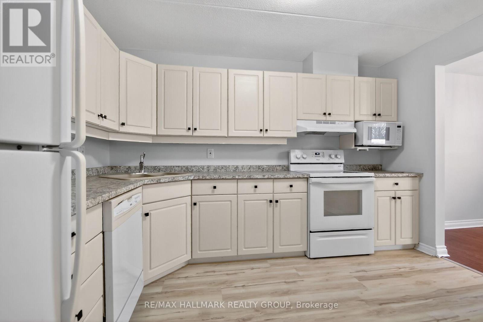 104 - 206 Woodward Street, Carleton Place, Ontario  K7C 4E9 - Photo 8 - X12714508