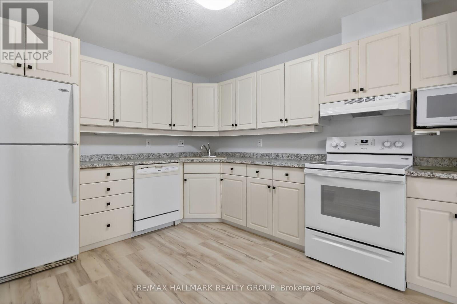 104 - 206 Woodward Street, Carleton Place, Ontario  K7C 4E9 - Photo 9 - X12714508