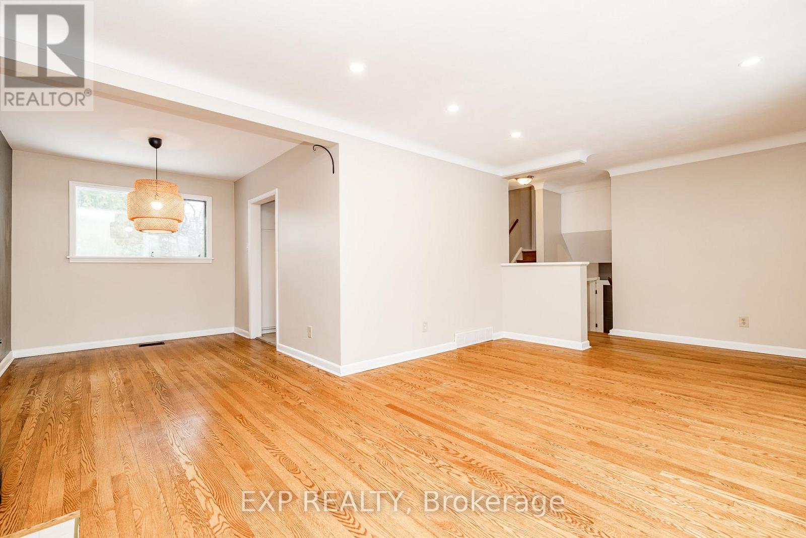 972 Arkell Street, Ottawa, Ontario  K2B 5R3 - Photo 11 - X12714518