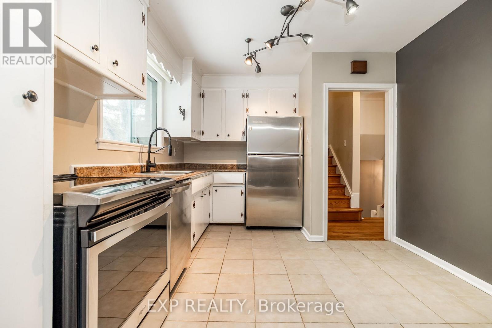 972 Arkell Street, Ottawa, Ontario  K2B 5R3 - Photo 13 - X12714518