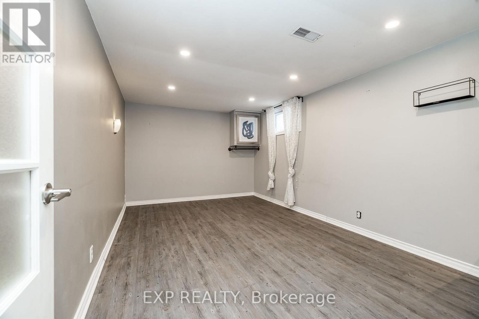 972 Arkell Street, Ottawa, Ontario  K2B 5R3 - Photo 31 - X12714518