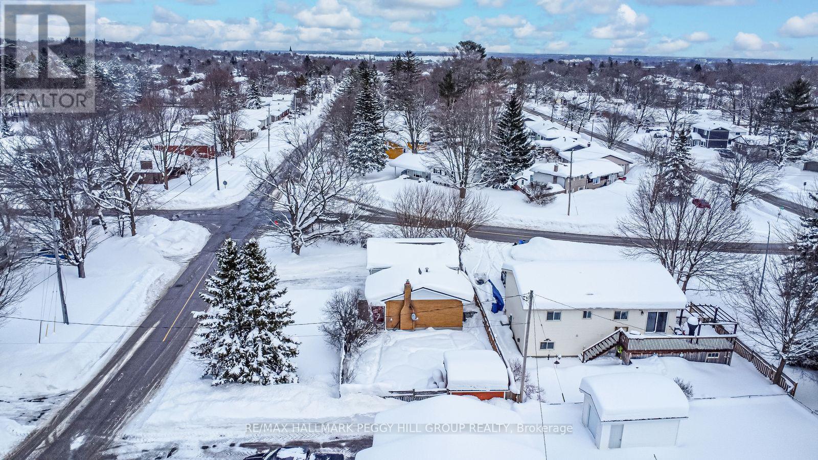 423 Mary Street, Orillia, Ontario  L3V 3G5 - Photo 18 - S12559052