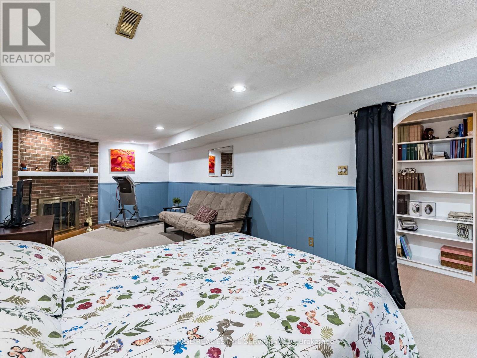 77 Martindale Crescent, Brampton, Ontario  L6X 2T8 - Photo 32 - W12425752