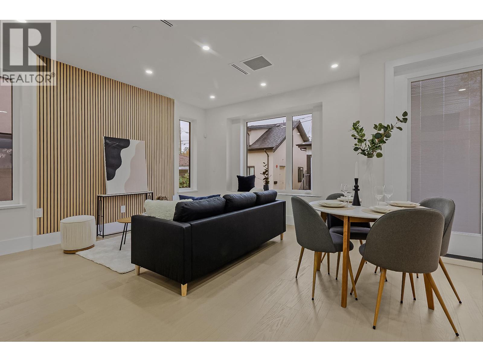 583 E 60th Avenue, Vancouver, British Columbia  V5X 2A2 - Photo 2 - R3081398