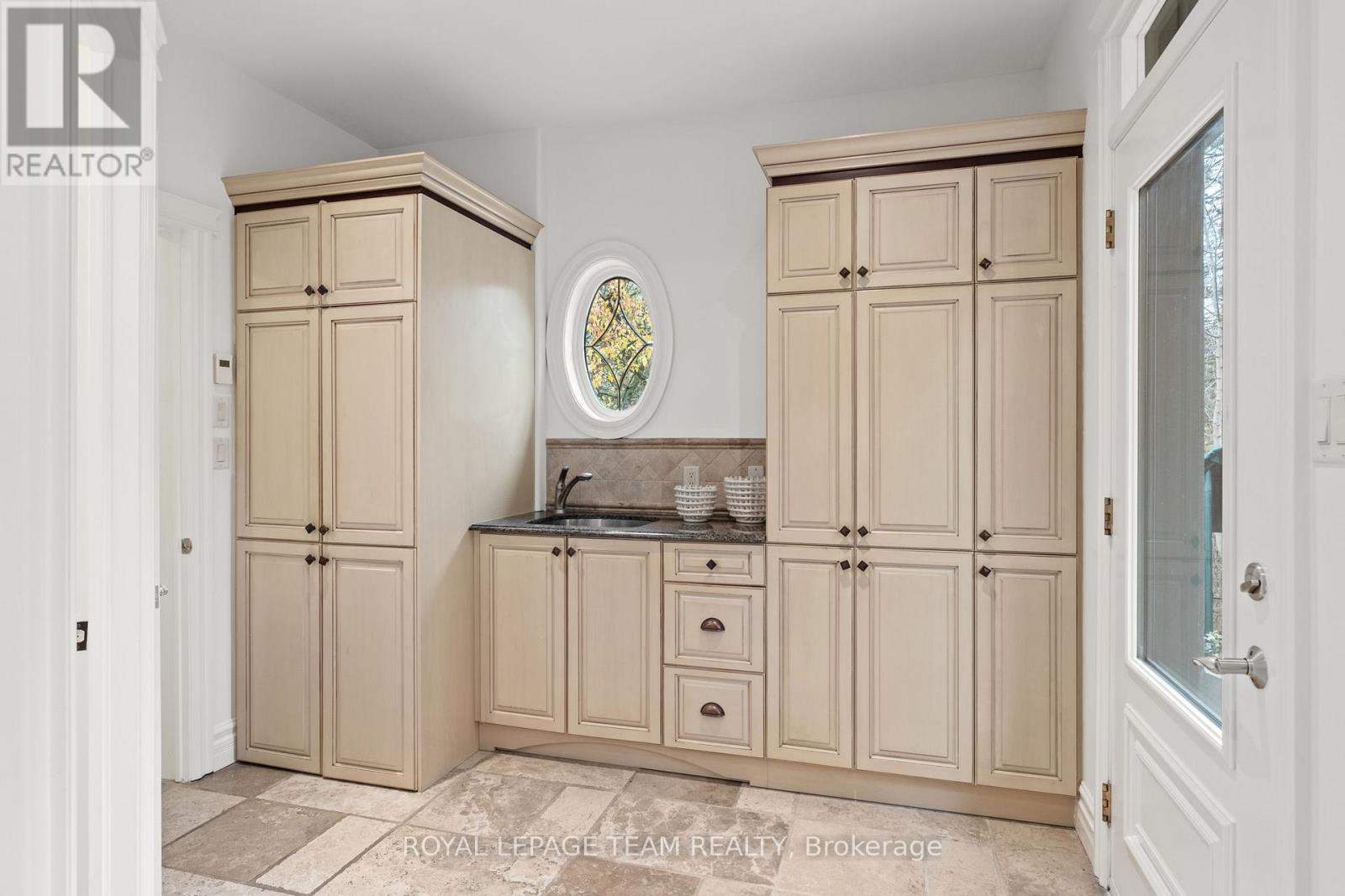 7 Sara Court, Ottawa, Ontario  K2R 1E2 - Photo 24 - X12538726