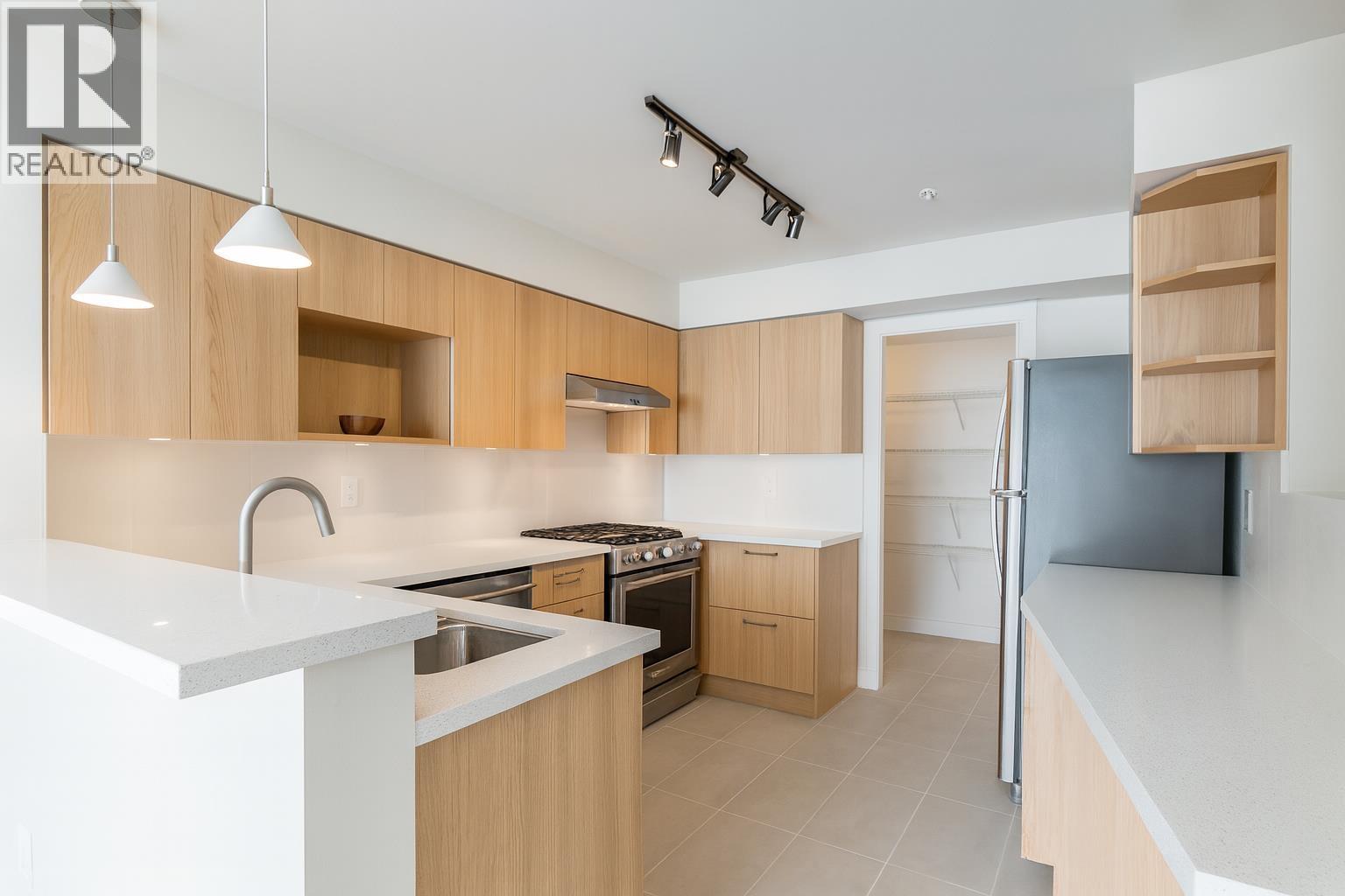 303 3580 W 41st Avenue, Vancouver, British Columbia  V6N 3E6 - Photo 2 - R3081402