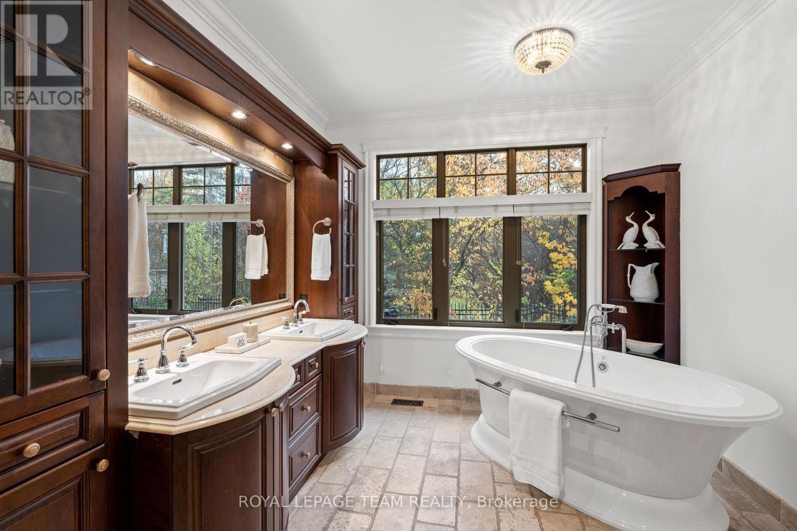 7 Sara Court, Ottawa, Ontario  K2R 1E2 - Photo 22 - X12538726